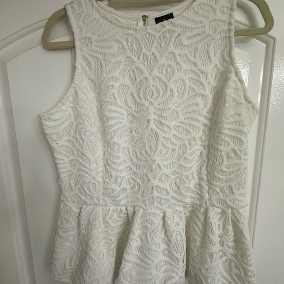 Worthington: Peplum crocheted sleeveless top - Picture 3 of 3